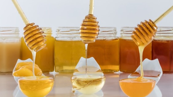 Чем полезны разные виды меда, и как их различить